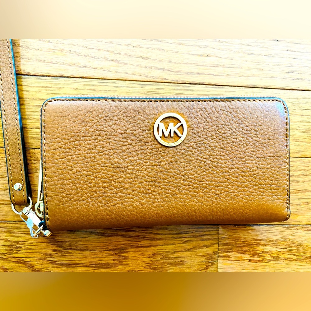 NEW Michael Kors Fulton Wallet